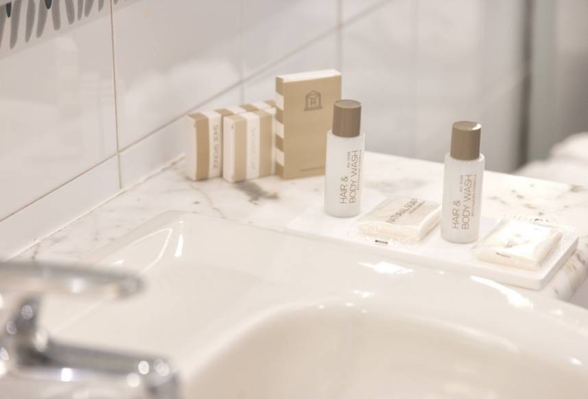 bagno camere hotel rimini 4 stelle